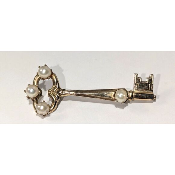 Gold Key and Pearl Brooch - Picture 1 of 7